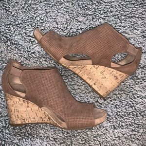 Light Brown Wedges